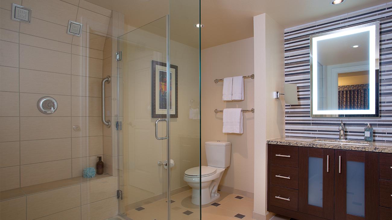Master Bathroom (2-Bedroom Villa)